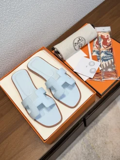 HERMES Slides Calfskin Leather EU35-40 B00202608031797