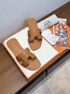 Alternative view of HERMES Slides Calfskin Leather EU35-40 B00202608031799