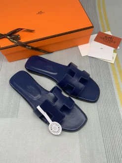 Alternative view of HERMES Slides Leather EU35-40 B00202608031806