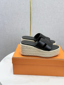 HERMES Slides Leather EU35-41 C00202608032829