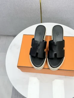 Alternative view of HERMES Slides Leather EU35-41 C00202608032829