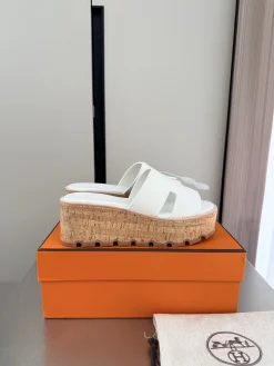 HERMES Slides Suede EU35-41 B70202608032737