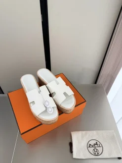 Alternative view of HERMES Slides Suede EU35-41 B70202608032737