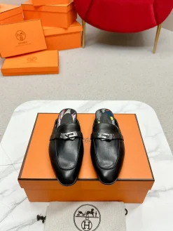 HERMES Slippers Calfskin Leather EU35-39 C10202608031865