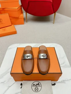 HERMES Slippers Calfskin Leather EU35-39 C10202608031872