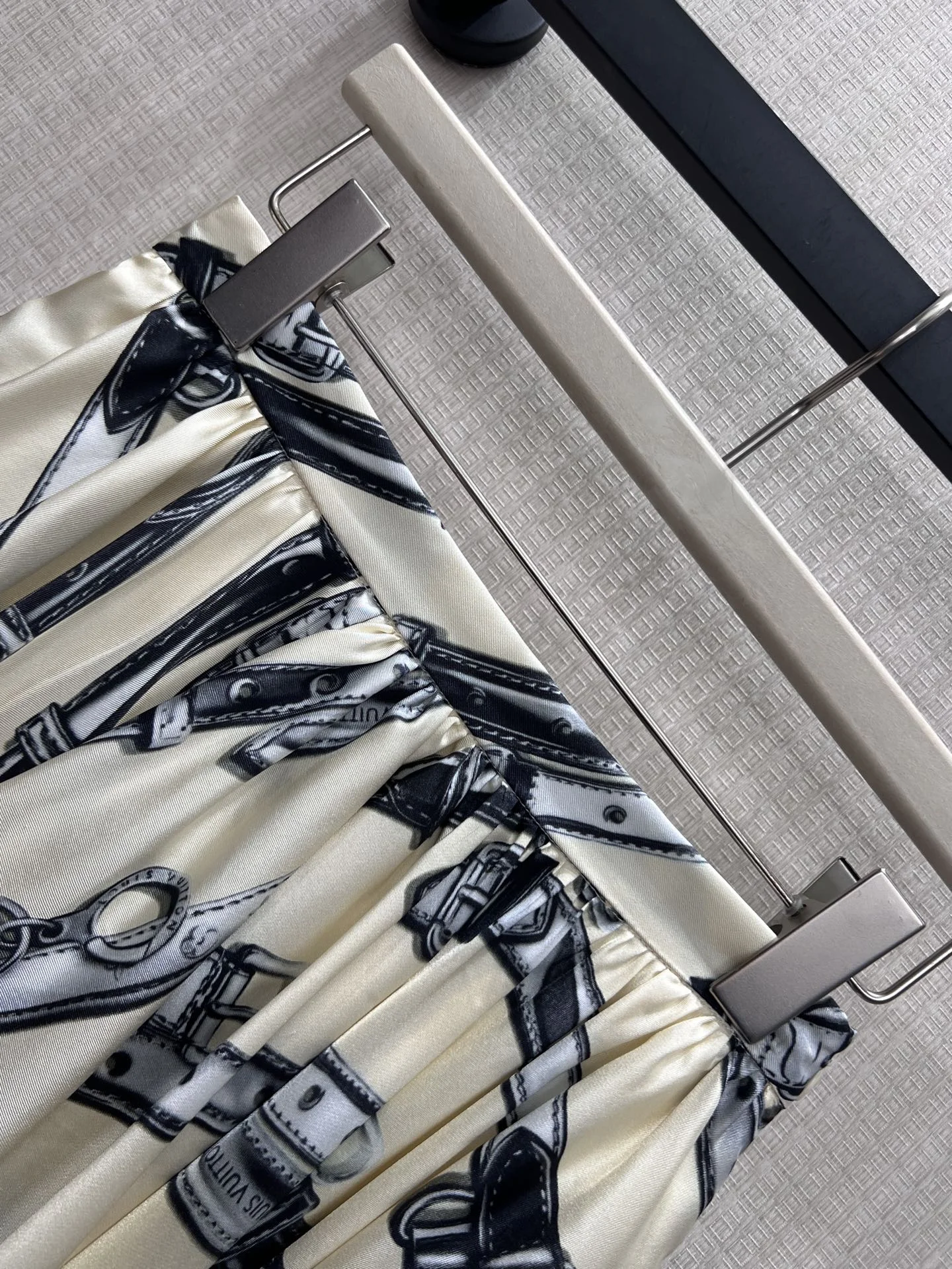 HERMES Suits Silk 36-40 D65202608042849 - Image 3