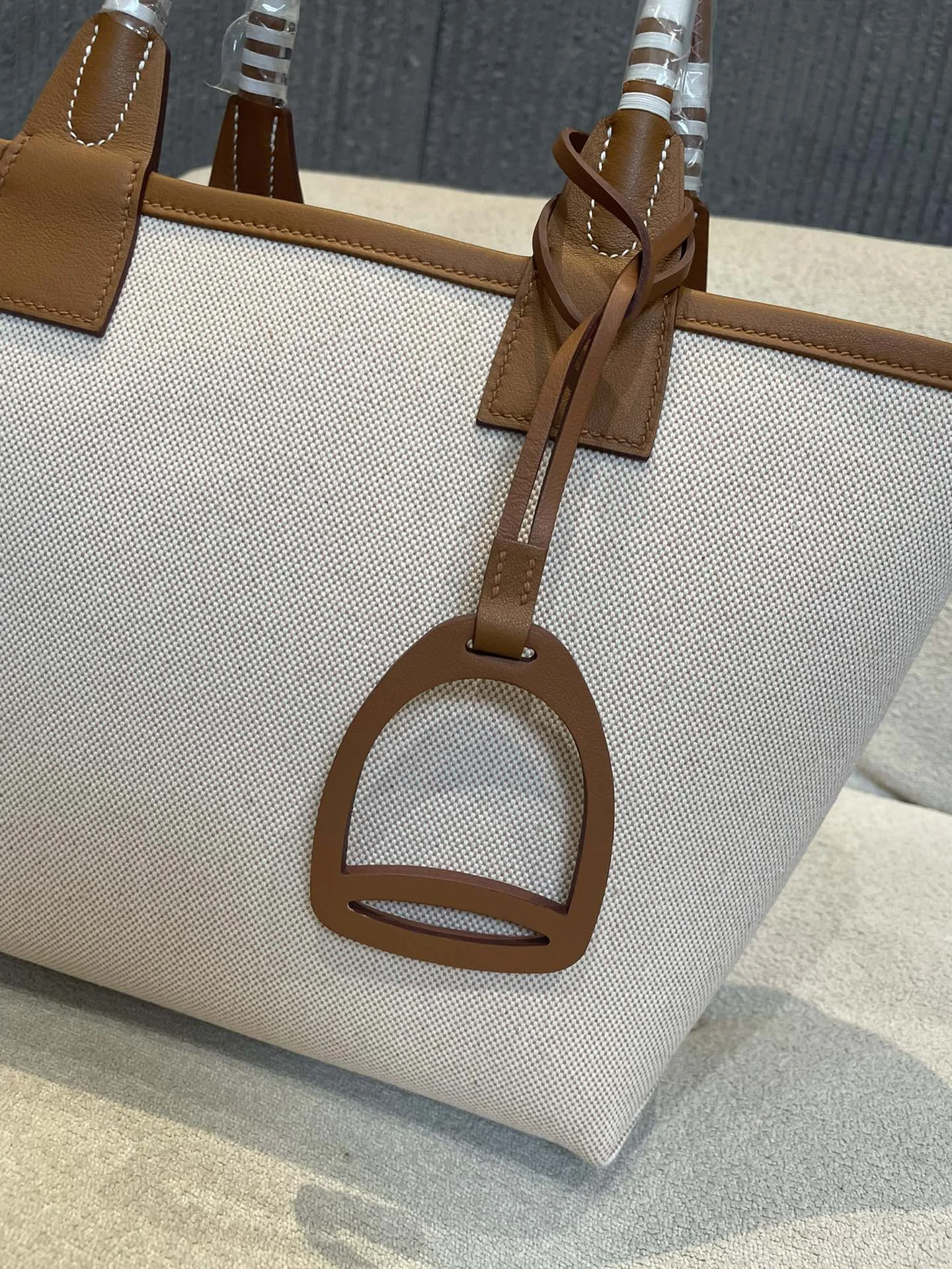 HERMES Top Handle Bags Canvas Calfskin (Beige-Brown) 25X23X15CM I50202608090673 - Image 2