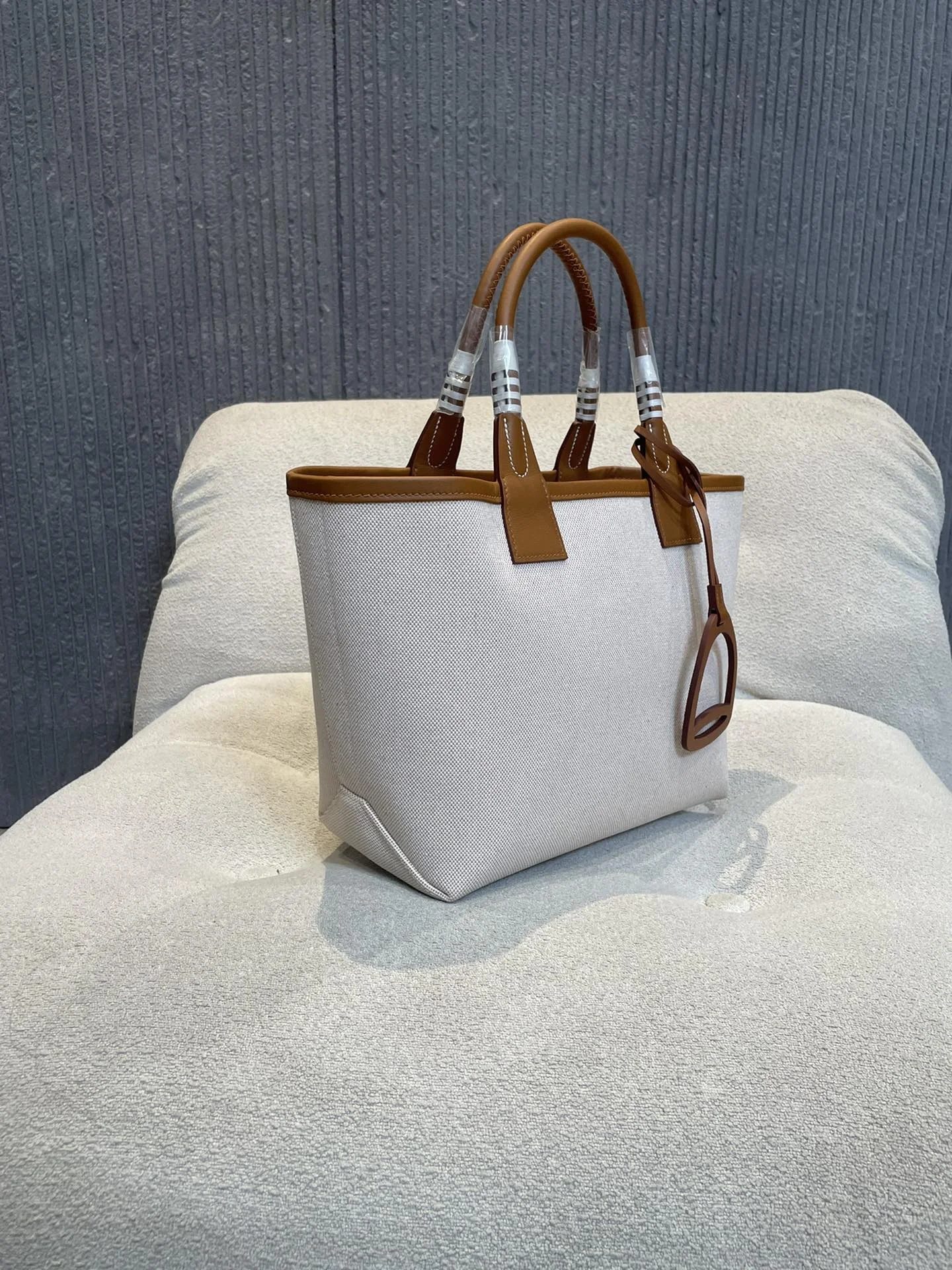 HERMES Top Handle Bags Canvas Calfskin (Beige-Brown) 25X23X15CM I50202608090673 - Image 4