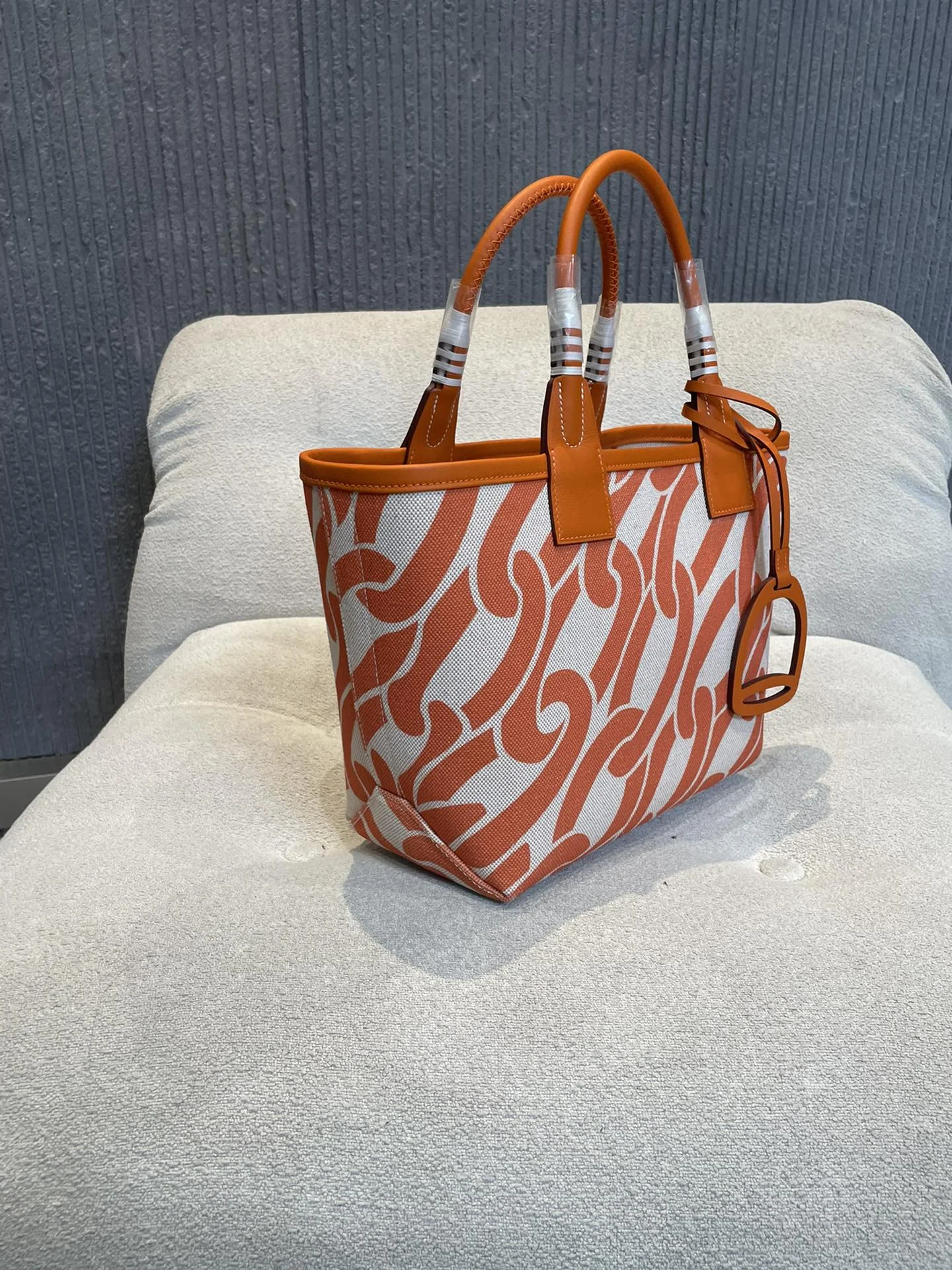 HERMES Top Handle Bags Canvas Calfskin (Orange-White) 25X23X15CM I50202608090676 - Image 4