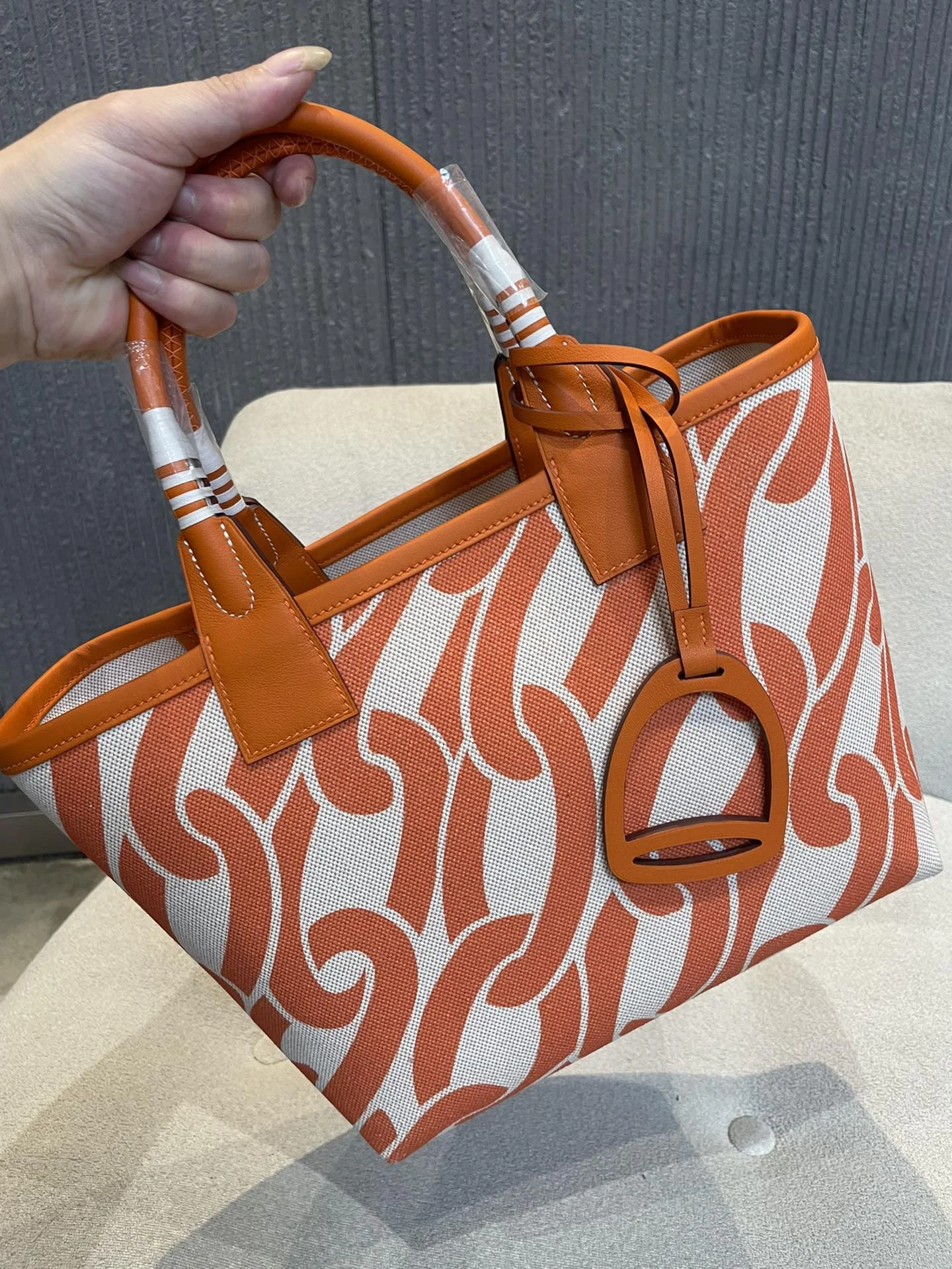 HERMES Top Handle Bags Canvas Calfskin (Orange-White) 25X23X15CM I50202608090676 - Image 8