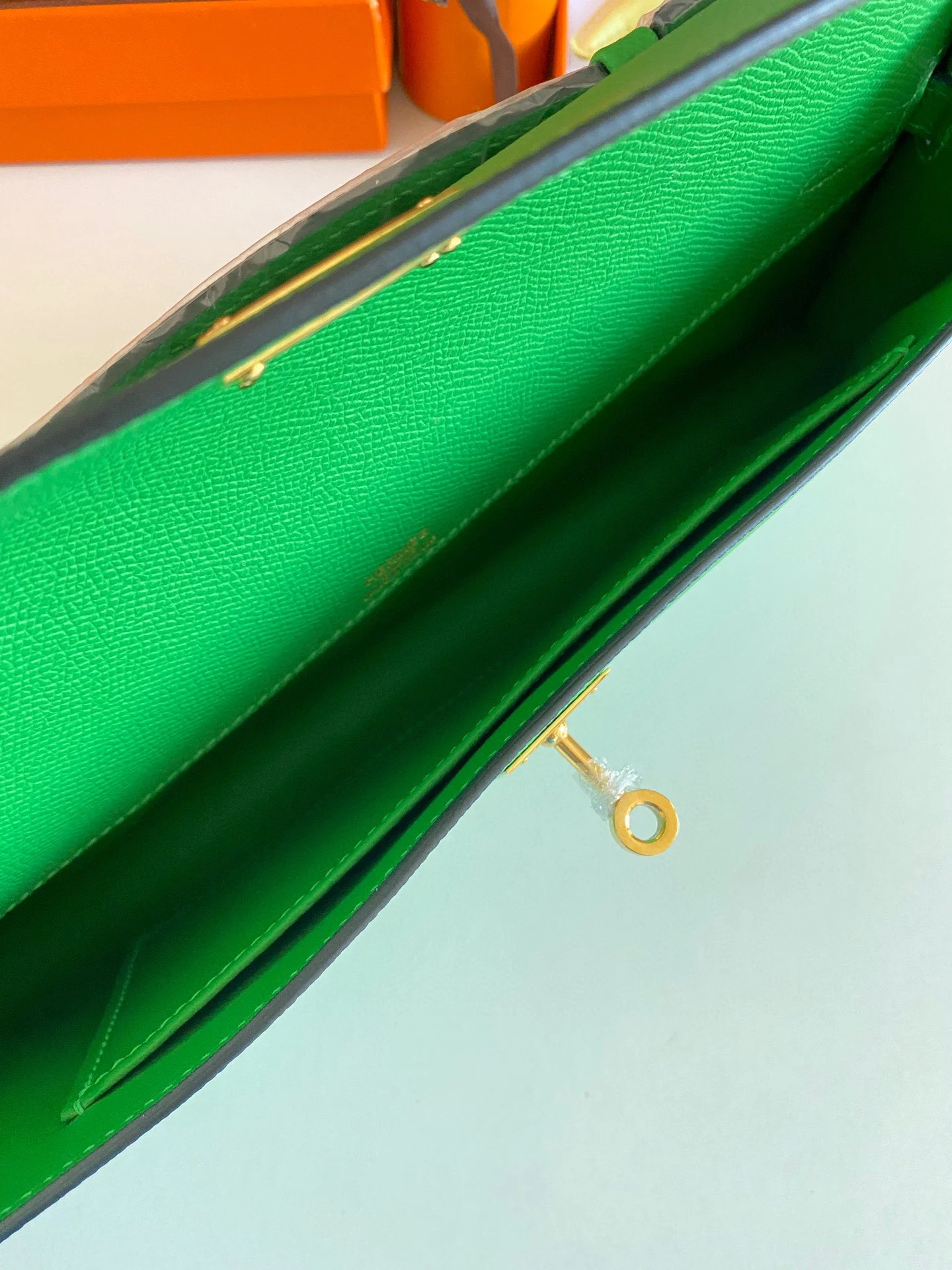 HERMES Top Handle Bags Epsom Leather (Green-Beige) 31CM H00202608091084 - Image 6