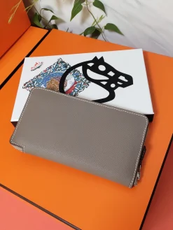Alternative view of HERMES Wallet Bags Epsom Leather (Gray-White) 20X11CM C80202608091013