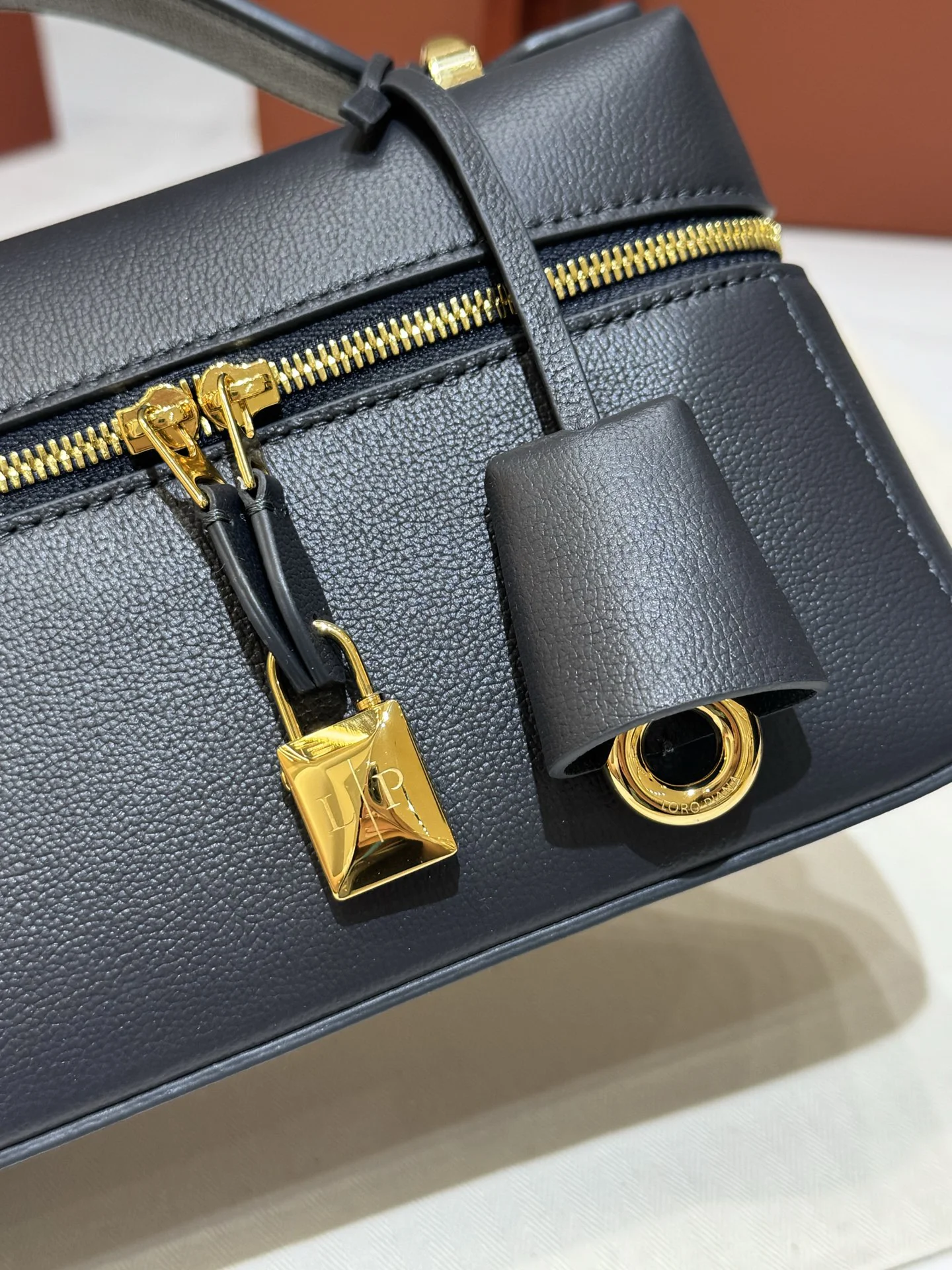 LORO PIANA Shoulder Bags Saddle Leather (Black-Gold) 23X12XCM F50202608100459 - Image 5