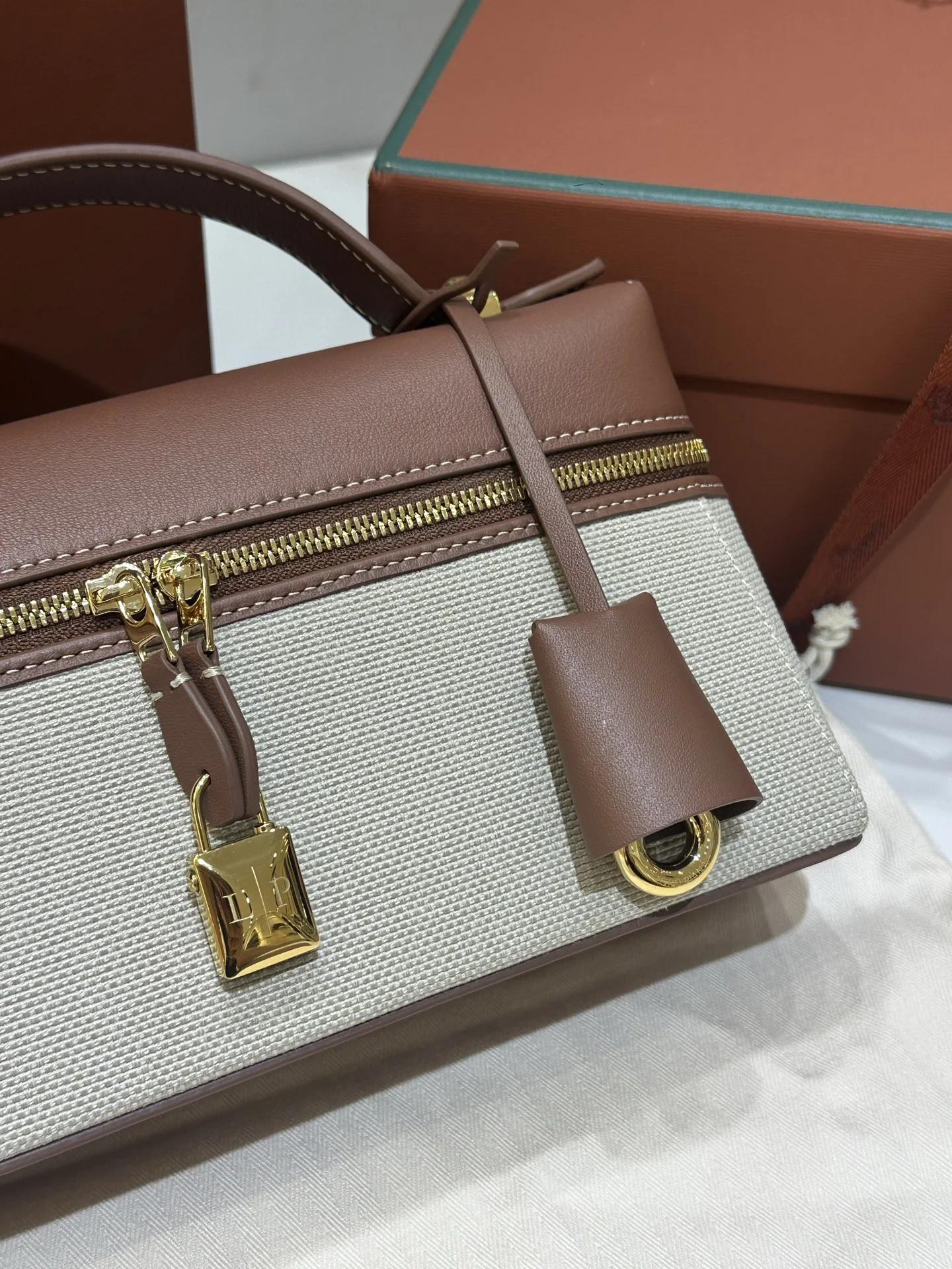 LORO PIANA Shoulder Bags Saddle Leather (Brown-Beige) 23X12XCM F50202608100455 - Image 5