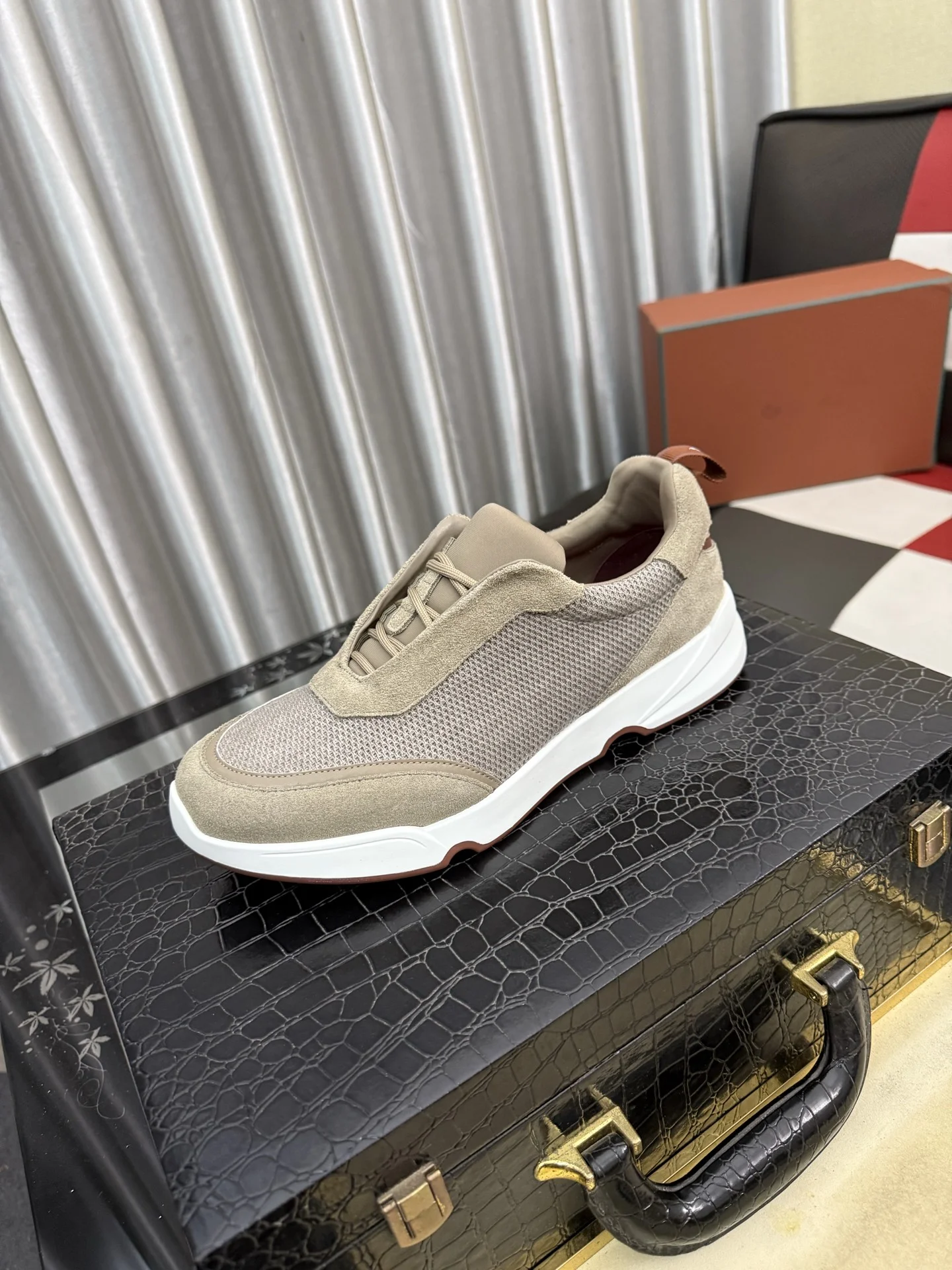 LORO PIANA Sneakers Calf Leather EU38-44 B70202608030143