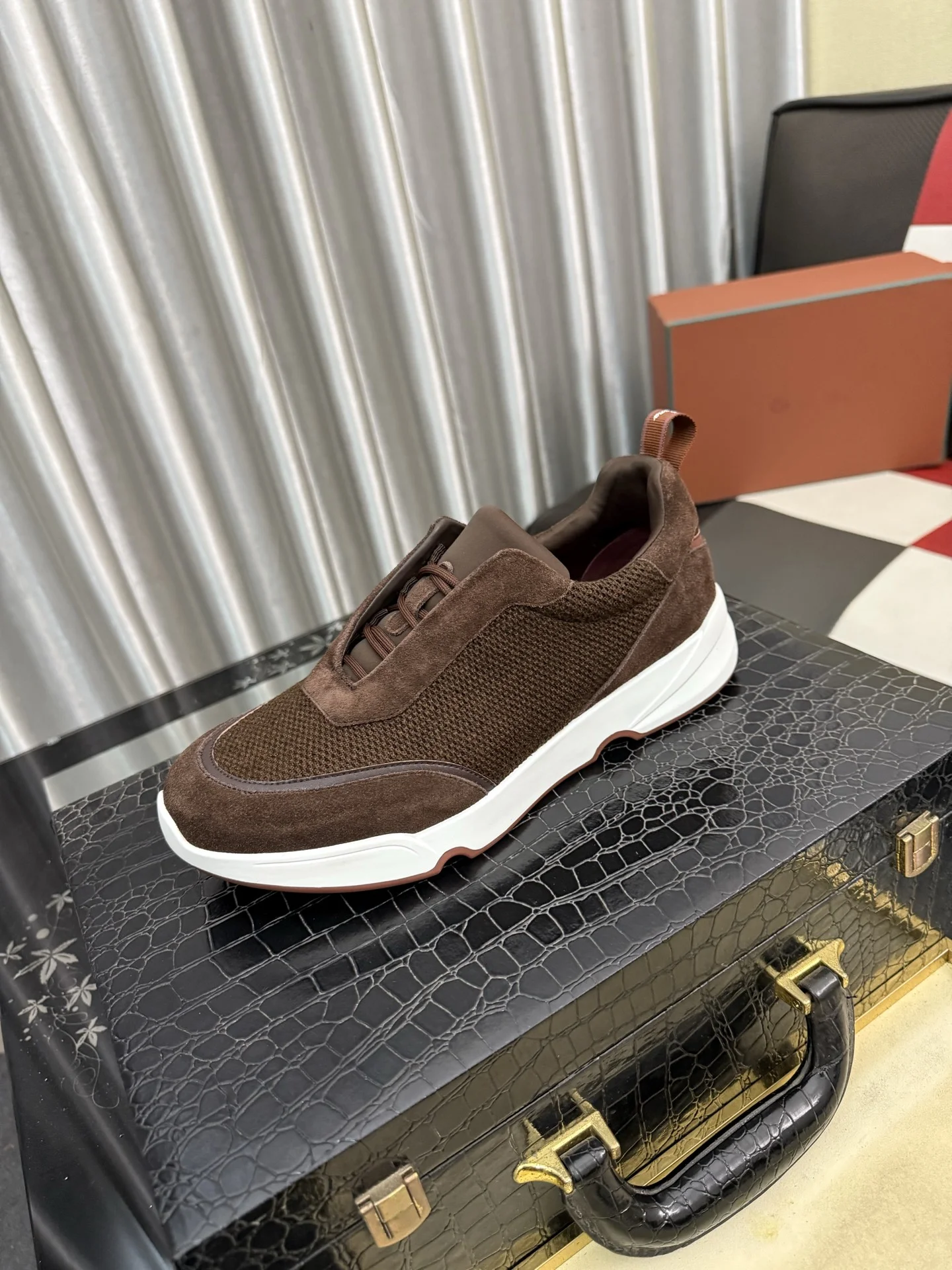 LORO PIANA Sneakers Leather EU38-44 B70202608030141