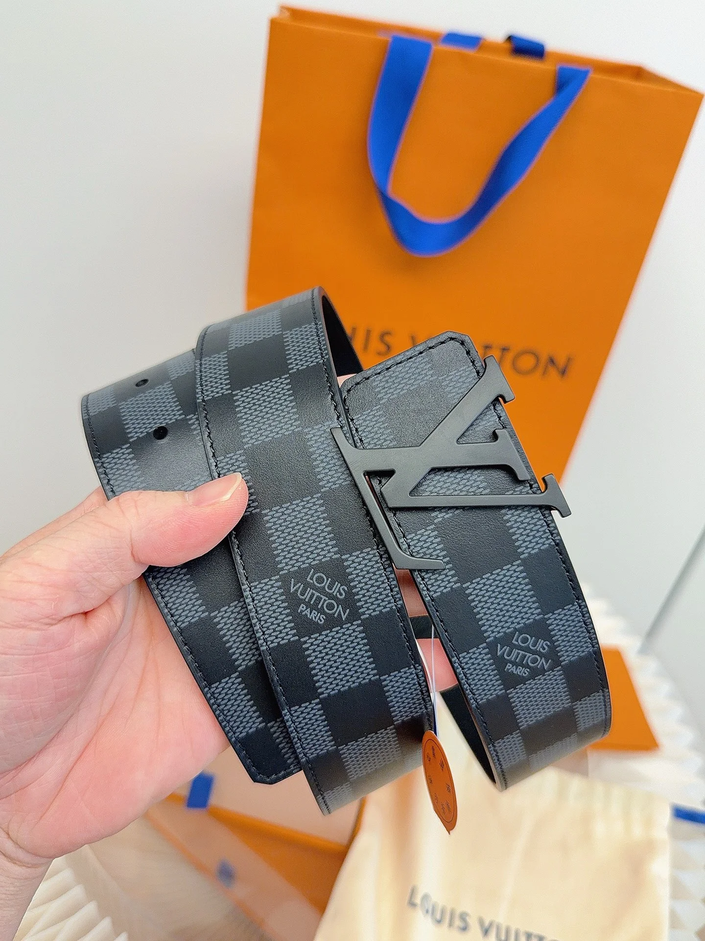 LV Belts Leather ONE SIZE 4.0cm Width A70202608050182 - Image 4