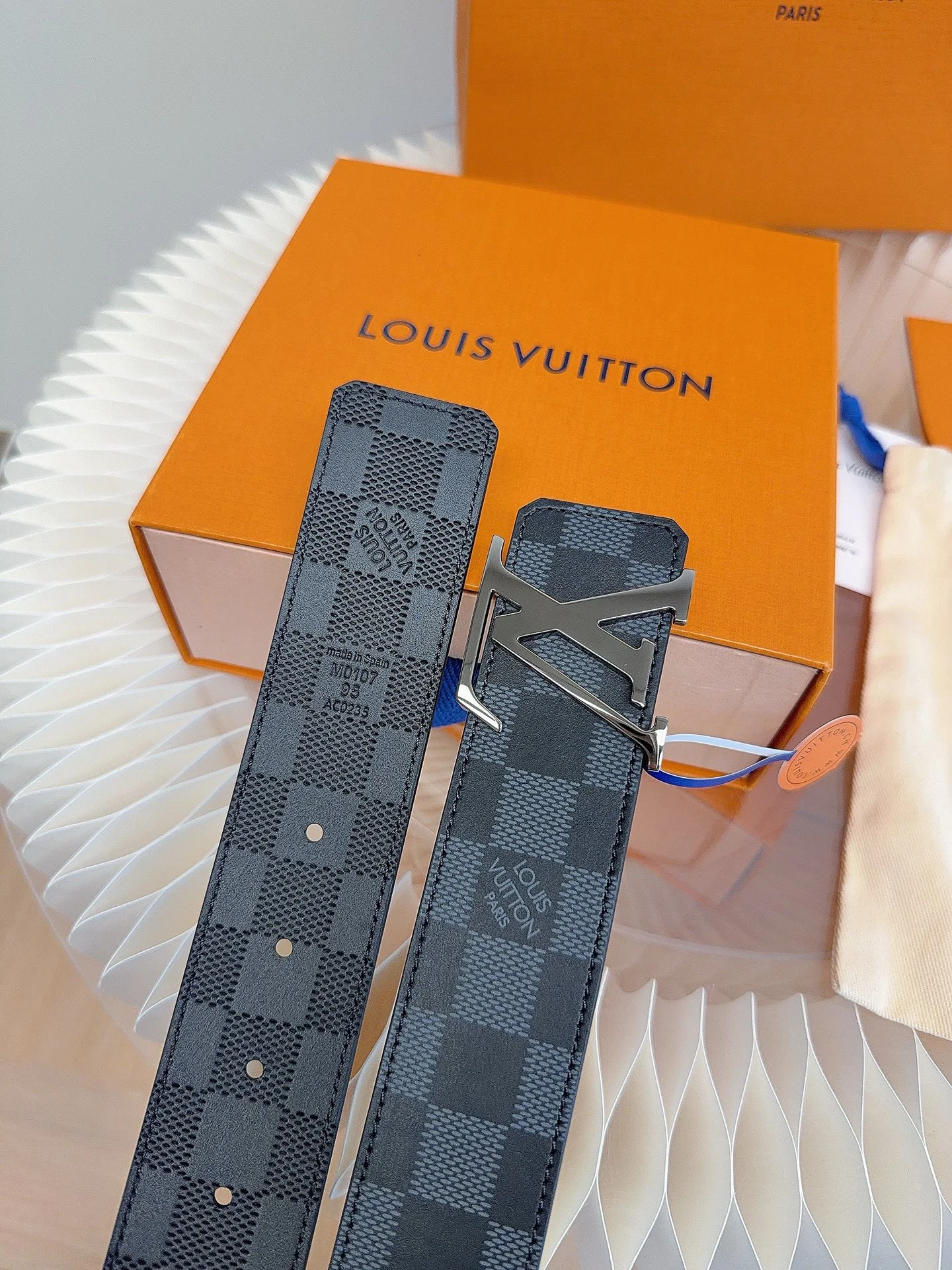 LV Belts Leather ONE SIZE 4.0cm Width A70202608050182 - Image 8