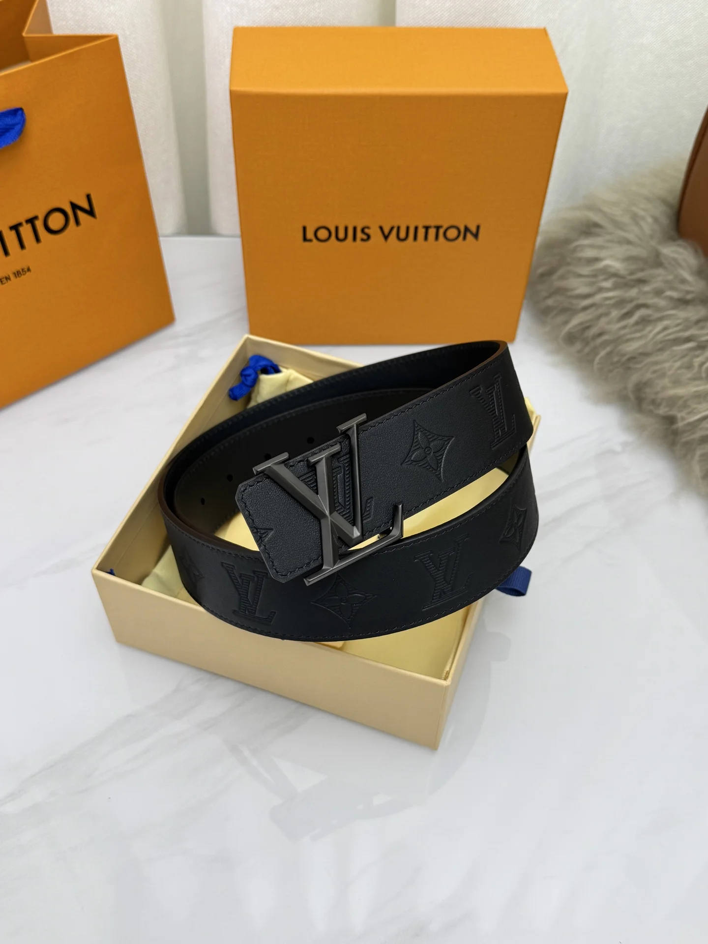 LV Belts Leather One Size 4.0cm Width A60202608050184