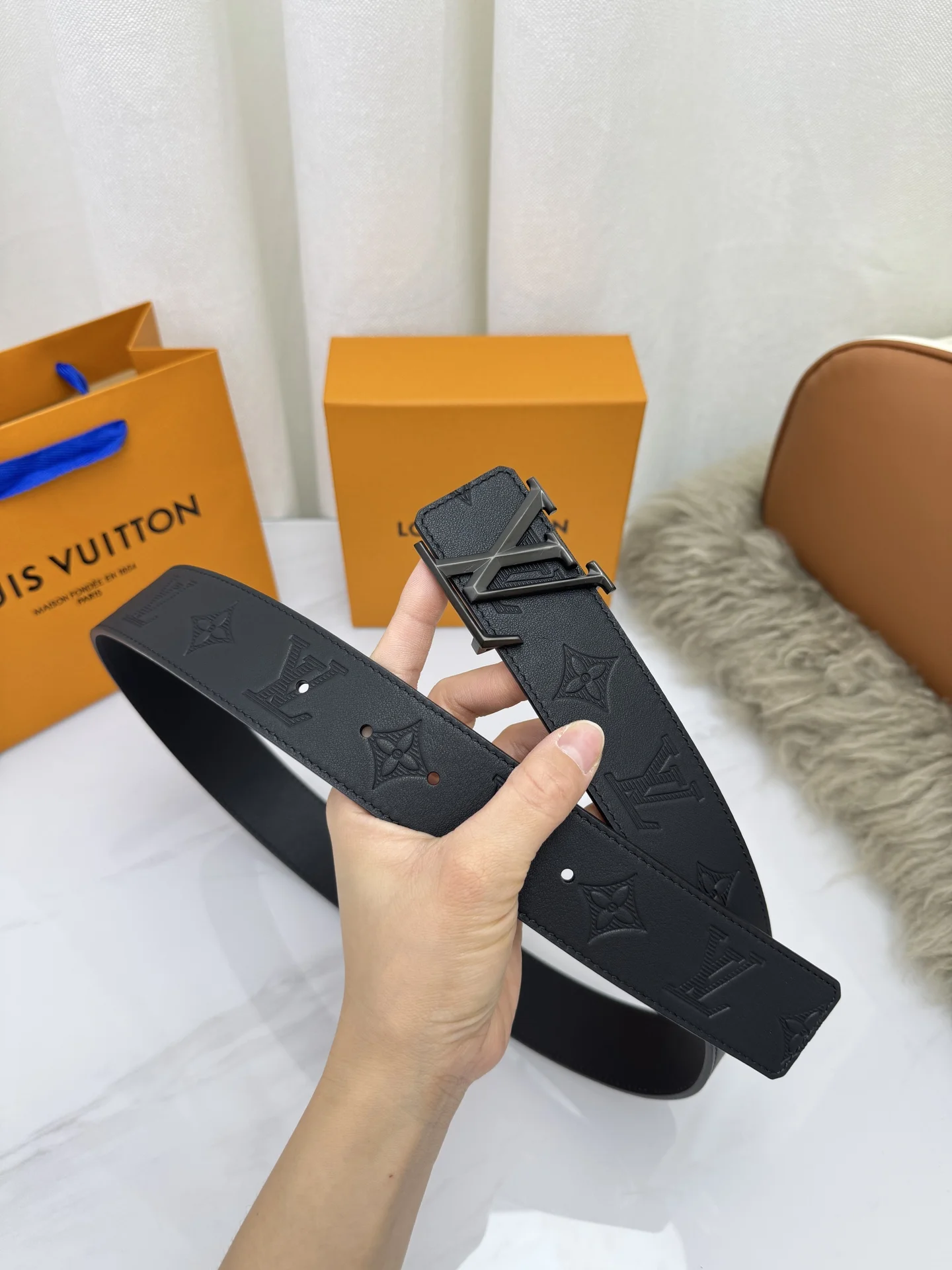 LV Belts Leather One Size 4.0cm Width A60202608050184 - Image 3
