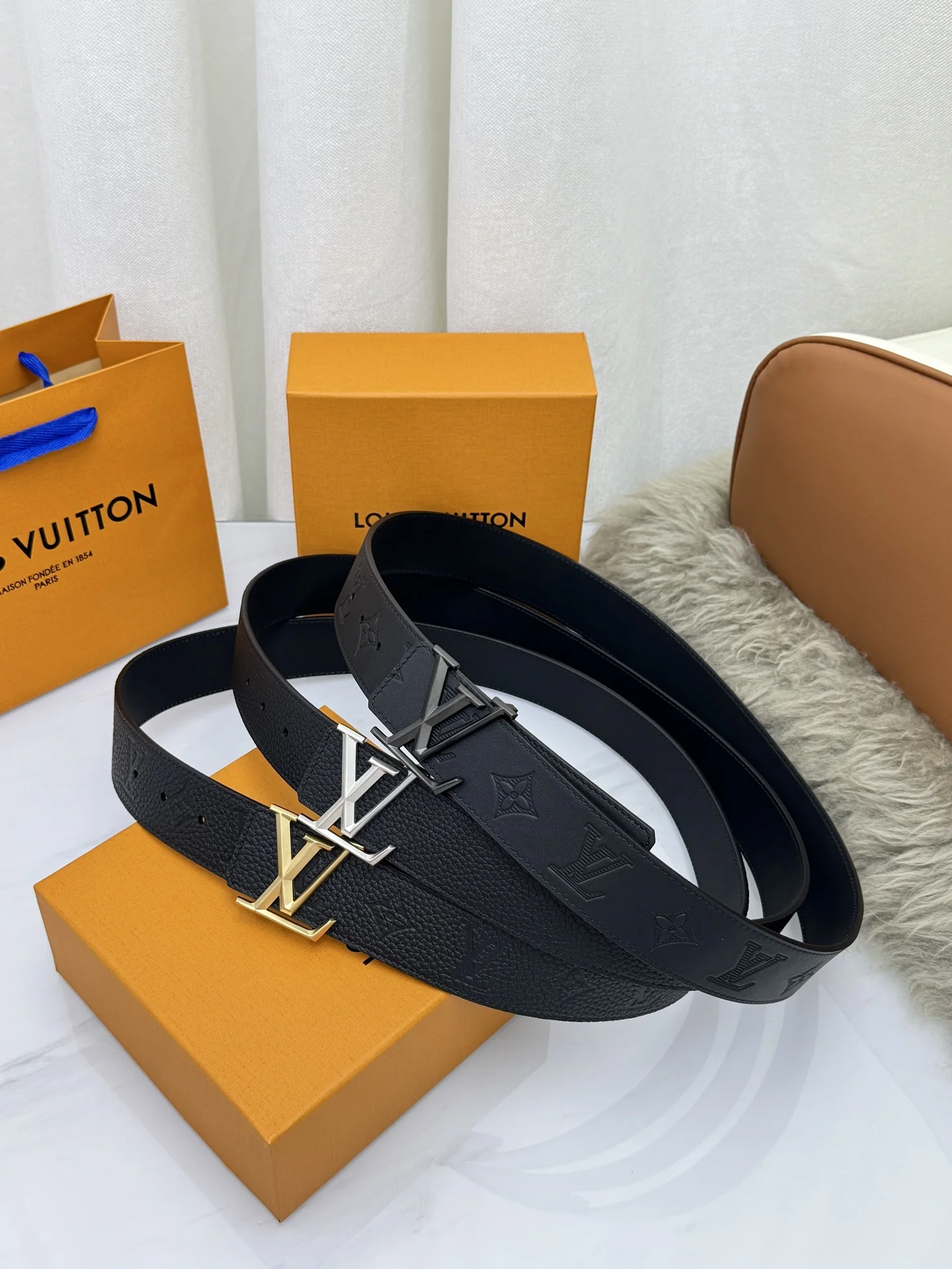 LV Belts Leather One Size 4.0cm Width A60202608050184 - Image 9