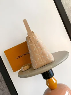 Alternative view of LV Bucket Bags Embossed Calf Leather (Beige-White) 21X24X16CM H20202608070505