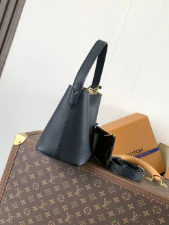 Alternative view of LV Bucket Bags Grained Calf Leather (Black-Tan) 18X12X16CM E00202608070939