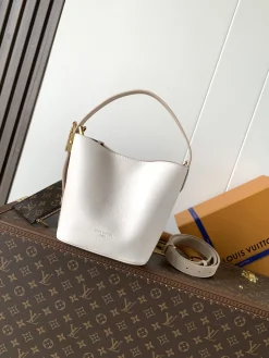 LV Bucket Bags Grained Calfskin (Off-White-Beige) 18X12X16CM E00202608070882