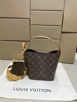 LV Bucket Bags Leather (Brown-Tan) E00202608070739