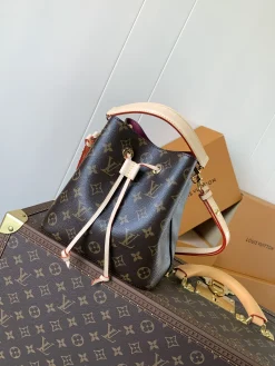 LV Bucket Bags Monogram Canvas (Brown-Natural) 20X20X13CM D50202608072045