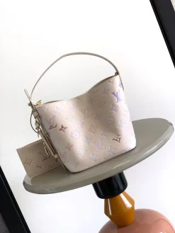 LV Bucket Bags Monogram Canvas (Cream-Iridescent) 16X18X12CM G50202608071001
