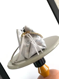 Alternative view of LV Bucket Bags Perforated Leather (Cream-Gold) 22X14X19 CM H30202608072105