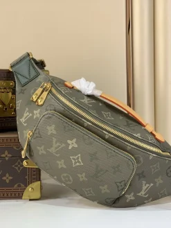 LV Casual Bags Coated Canvas (Green-Gold) 15X8X30CM E20202608071191