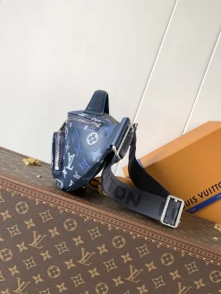 Alternative view of LV Casual Bags Monogram Shadow Calfskin (Navy-White) 30X15X8CM E40202608071372