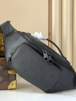 LV Casual Bags Monogram Shadow Leather (Black) 30X15X8CM E00202608071163