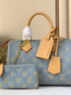 LV Crossbody Bags Calf Leather 25X15X15CM A050202608070326