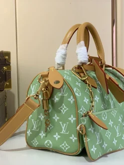 Alternative view of LV Crossbody Bags Calf Leather (Green-Tan) 25X15X15CM H50202608070335