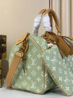 Alternative view of LV Crossbody Bags Calf Leather (Green-Tan) 30X17X21 CM I00202608070372