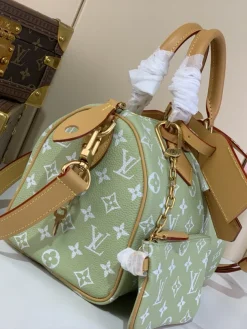 Alternative view of LV Crossbody Bags Calf Leather (Light Green-Tan) 25X15X15CM H50202608070338