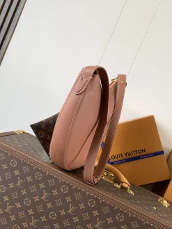 Alternative view of LV Crossbody Bags Calf Leather (Rose-Gold) 26X5X32 CM F00202608071249