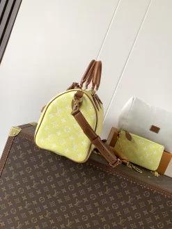 Alternative view of LV Crossbody Bags Calf Leather (Yellow-Brown) 22X18X32CM I00202608071254