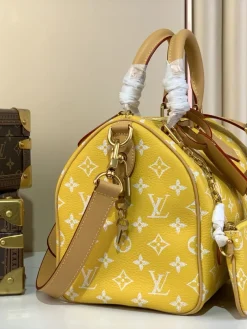 Alternative view of LV Crossbody Bags Calf Leather (Yellow-Tan) 30X17X21 CM I00202608070377