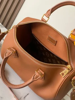 Alternative view of LV Crossbody Bags Canvas Leather (Brown-Gold) 30X21X17CM A000202608070918