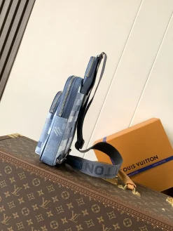 Alternative view of LV Crossbody Bags Coated Canvas (Blue-White) 20X31X10CM D70202608070898