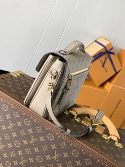 Alternative view of LV Crossbody Bags Empreinte Calf Leather (Grey-Gold) 25X19X7CM F50202608070927