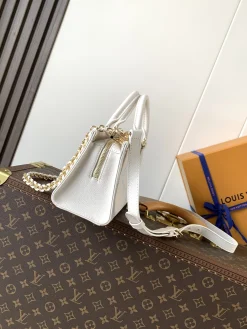Alternative view of LV Crossbody Bags Empreinte Leather (White-Gold) 25X13X10CM F00202608070468