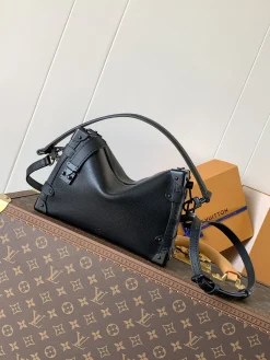 LV Crossbody Bags Grains Calfskin (Black) 21X14X6CM F80202608071537