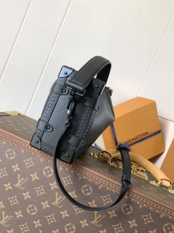 Alternative view of LV Crossbody Bags Grains Calfskin (Black) 21X14X6CM F80202608071537