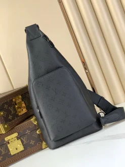 LV Crossbody Bags Lamb Leather (Black) 20X42X6CM E00202608071166