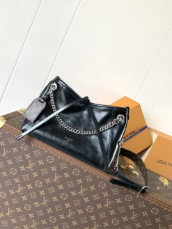 LV Crossbody Bags Lambskin Leather (Black-Silver) 17X10X26CM F20202608070498